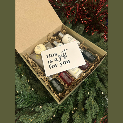 Molton Brown Christmas Hamper Fiery Pink Pepper Gift Set