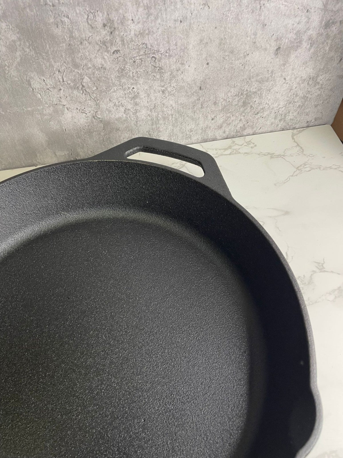 12” Fresh Australian Cast Iron Pre-Seasoned Pan New Unboxed Cooking